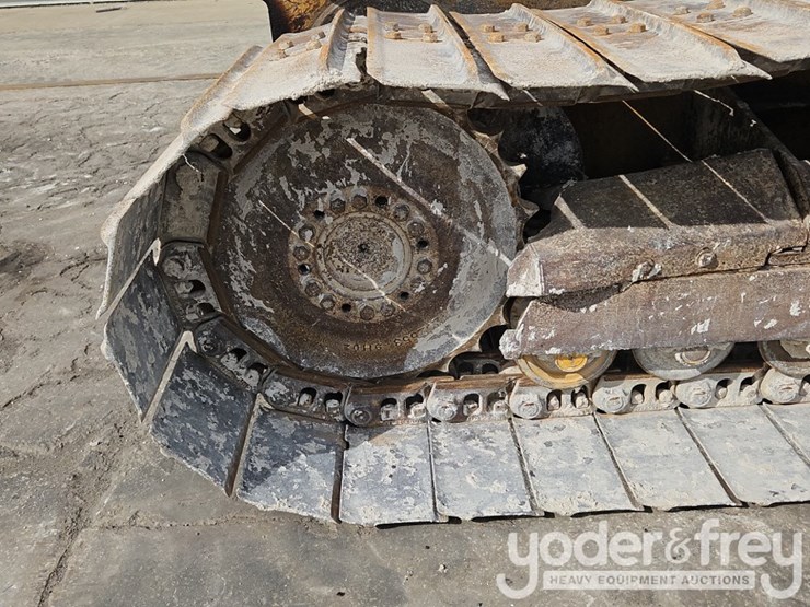 2013-deere-650k-lgp-image-10