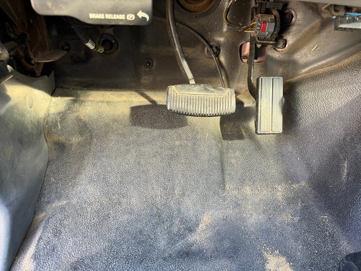 2004-ford-f550-image-62