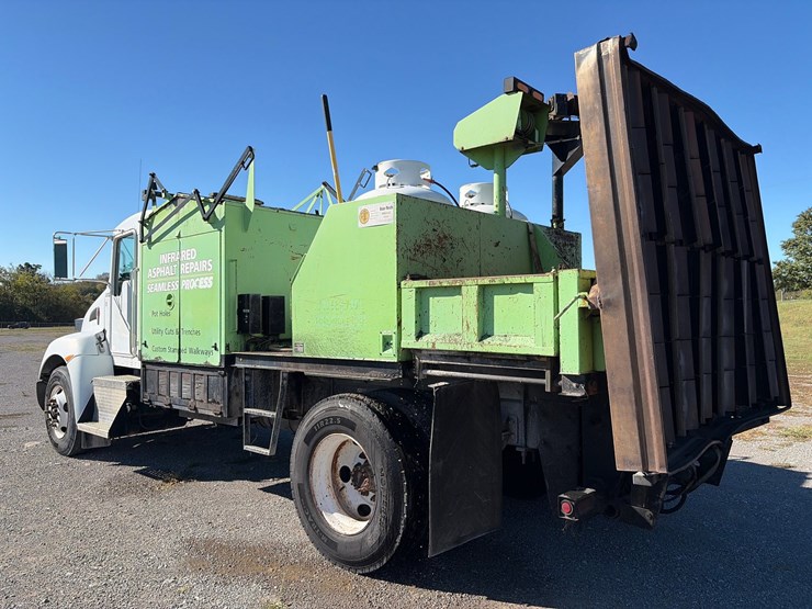 2008-kenworth-t300-image-8
