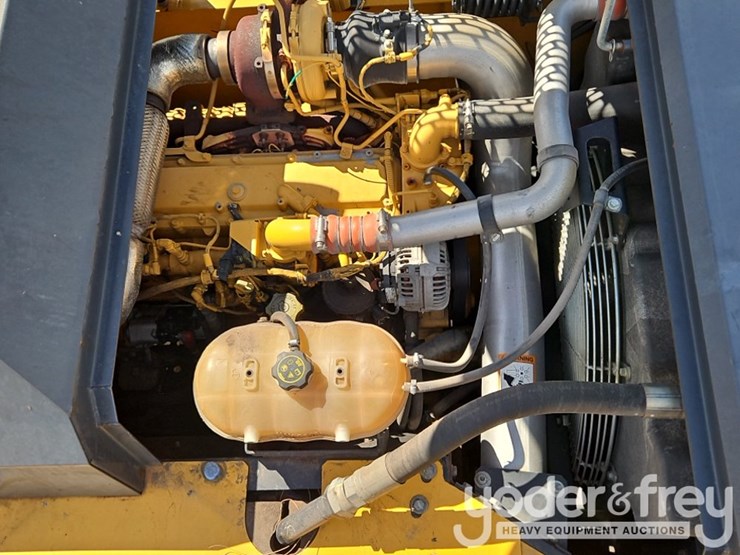 2019-deere-210g-image-33
