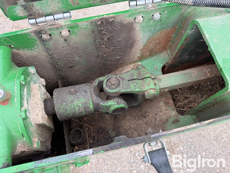 2020-john-deere-946-image-15