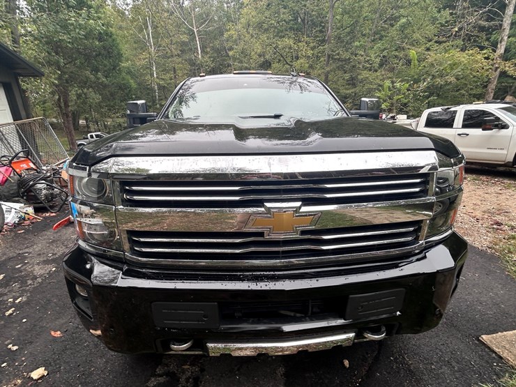#33-•-2016-chevrolet-silverado-high-country-pickup-truck-image-12