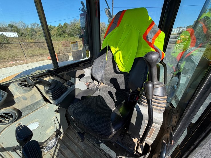 2018-caterpillar-305.5e2-image-20