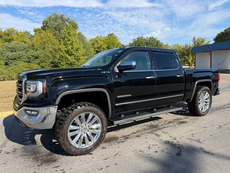 #49-•-2018-gmc-sierra-slt-pickup-truck-image-1