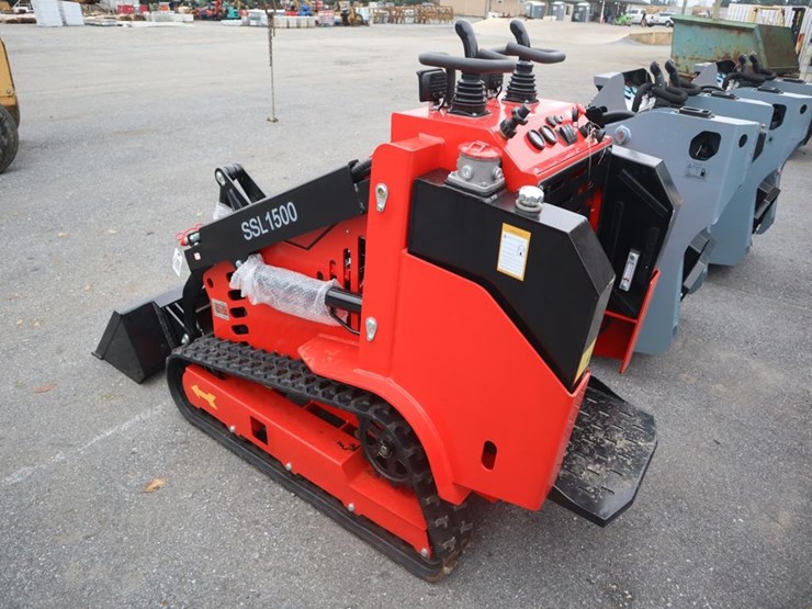 ssl-1500-mini-skidsteer-image-5