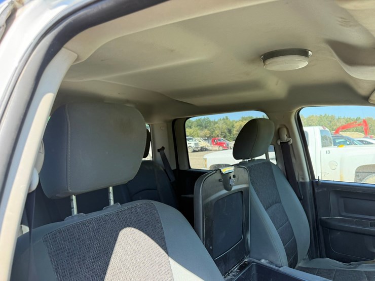 2016-dodge-1500-image-51