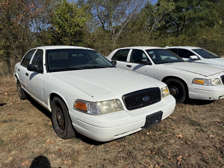 #46835-•-2005-ford-crown-victoria-sedan-2fafp71wx5x153100-inv#46835-image-2