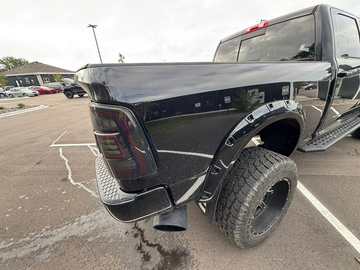2013-dodge-2500-image-18