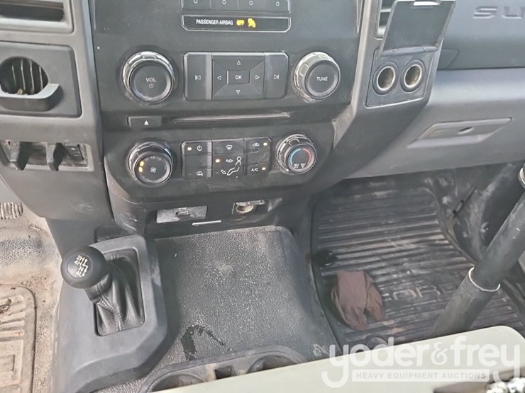 2018-ford-f550-image-27