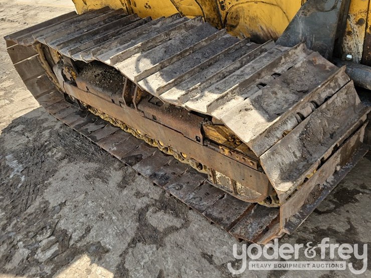 2016-deere-700k-lgp-image-11
