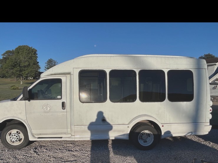 #95-•-2007-chevrolet-express-van-image-3