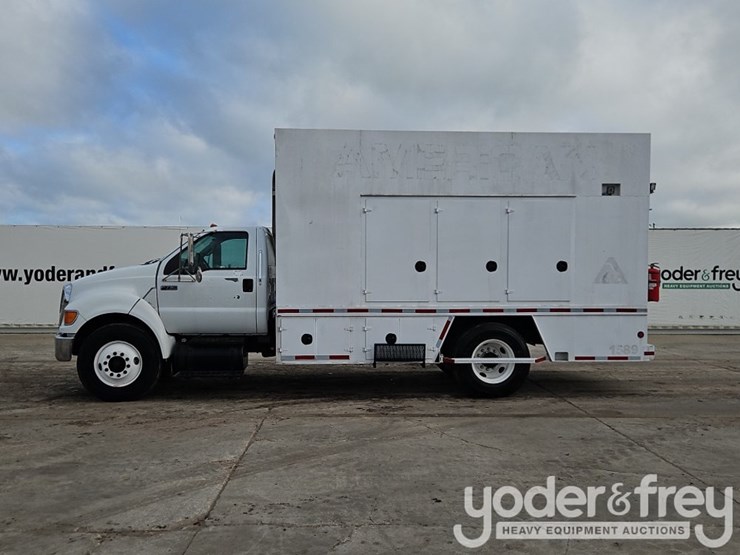 2008-ford-f750-image-3