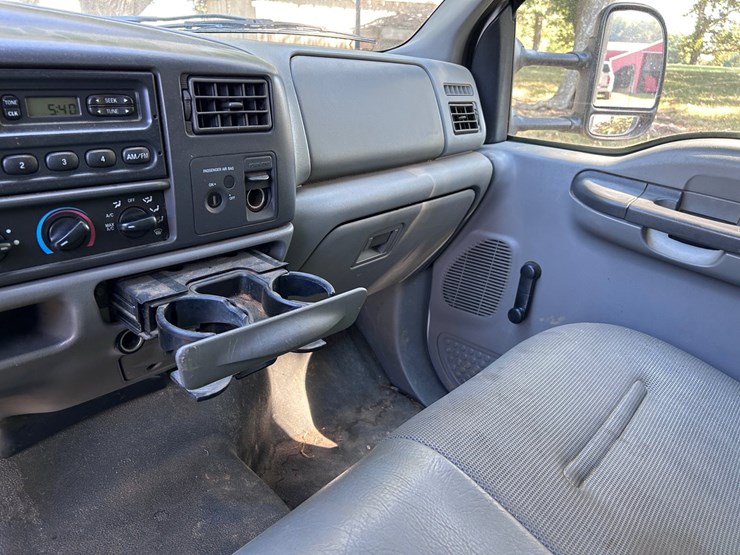 2002-ford-f550-xl-image-28