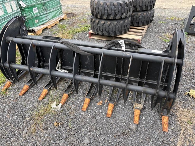 heavy-duty-70in-skidsteer-grapple-image-1