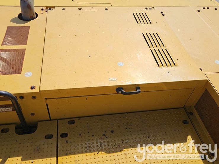 2019-caterpillar-336-image-38