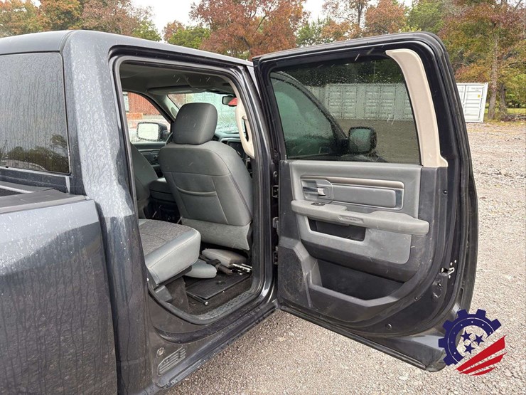 2016-dodge-1500-image-36