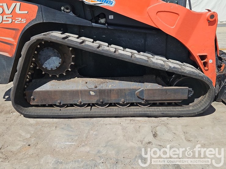 2019-kubota-svl95-2s-image-10