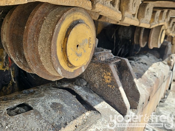 2016-deere-700k-lgp-image-18