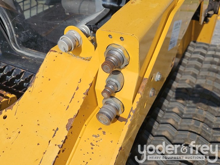 2021-caterpillar-279d3-image-17