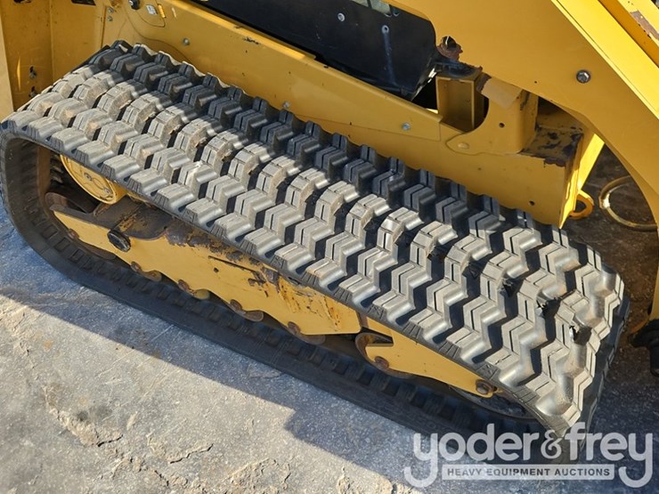 2021-caterpillar-279d3-image-11