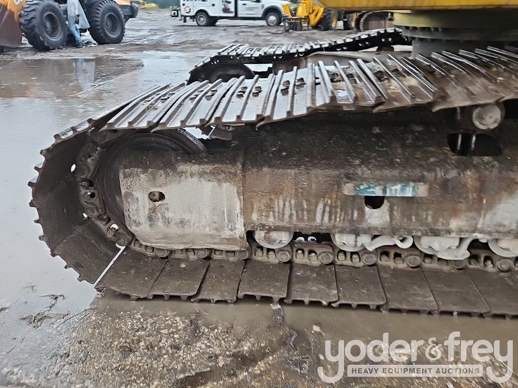 2014-komatsu-pc210-lc-10-image-20