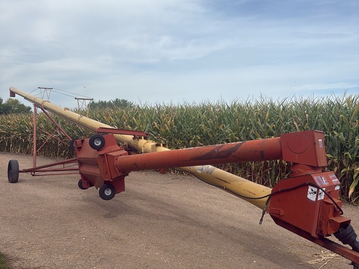 west-field-100-61-auger--w/swing-hopper,-hyd-lift-image-2
