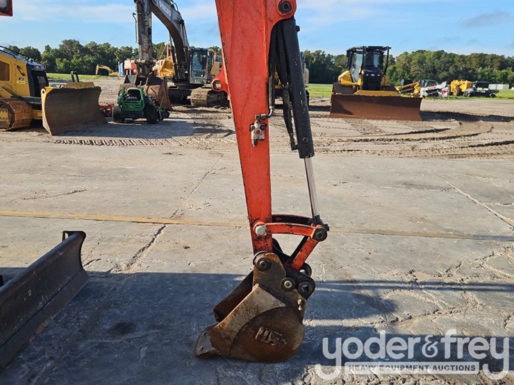 2018-kubota-kx033-4-image-18