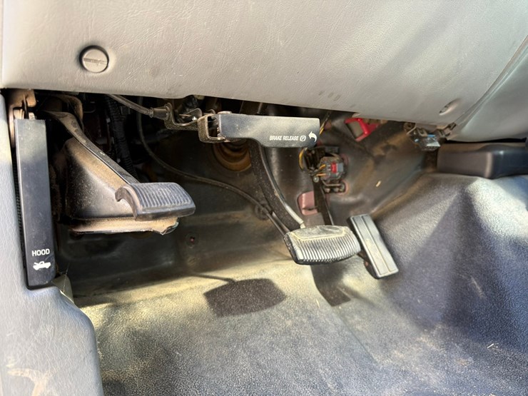 2004-ford-f550-image-63