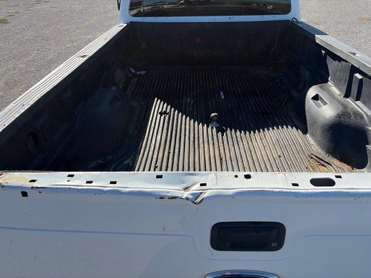 #98-•-2013-ford-xlt-f-250-pickup-truck-image-10