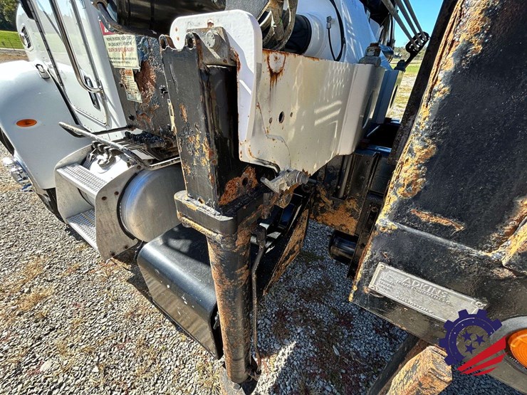2007-peterbilt-335-image-54