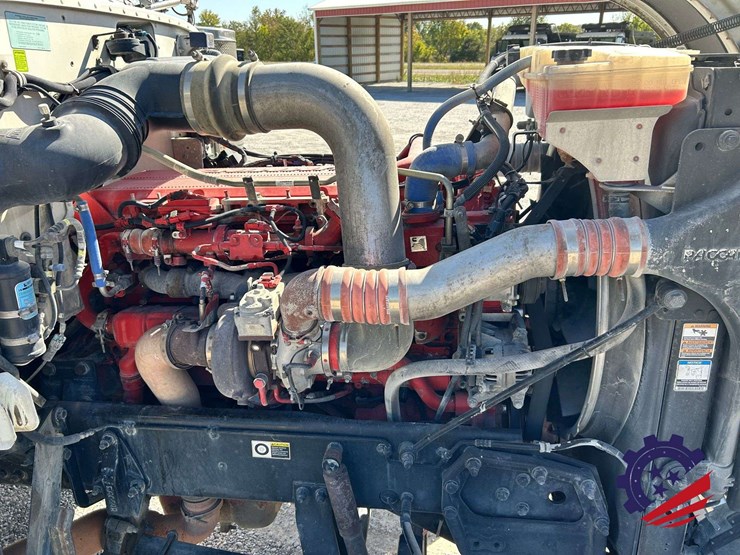 2018-peterbilt-389-image-57
