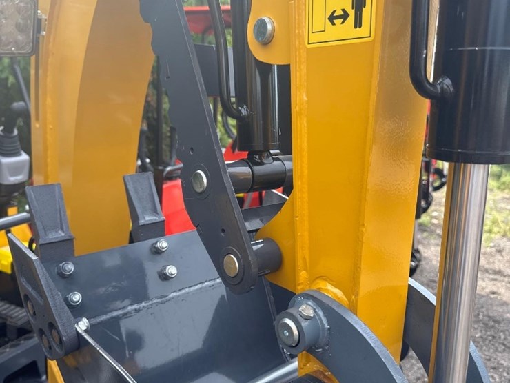 new-sd-lanch-co-diesel-mini-excavator-model-me20-image-5