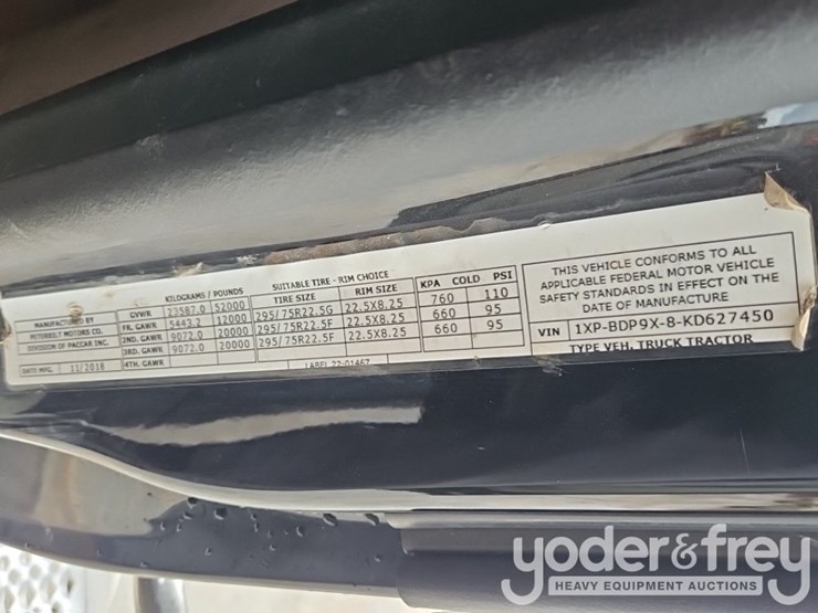 2019-peterbilt-579-image-40