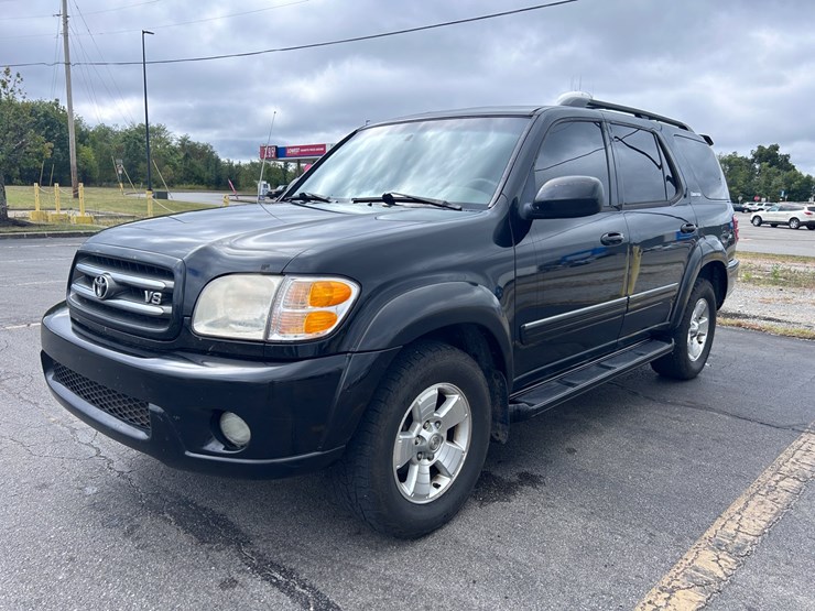 2004-toyota-sequoia-limited-image-1