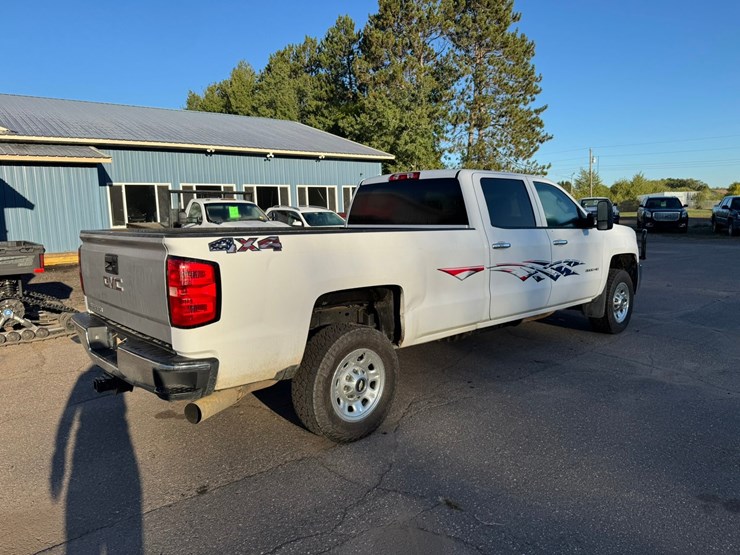 2015-chevrolet-3500hd-image-5