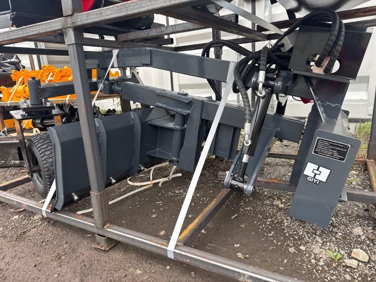 new-giyi-co-mini-stand-on-skidloader-hydraulic-grader-attachment-model-mgr51-image-1