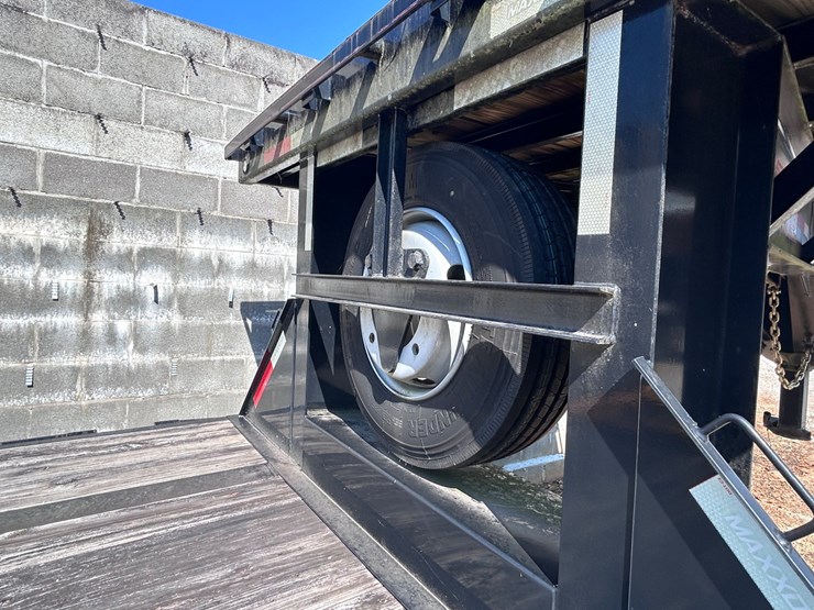 #10-•-2018-maxx-d-trailer-lo-pro-gn-flatbed-image-18