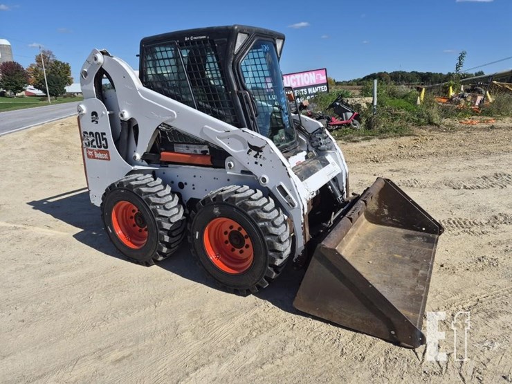 2010-bobcat-s205-image-4