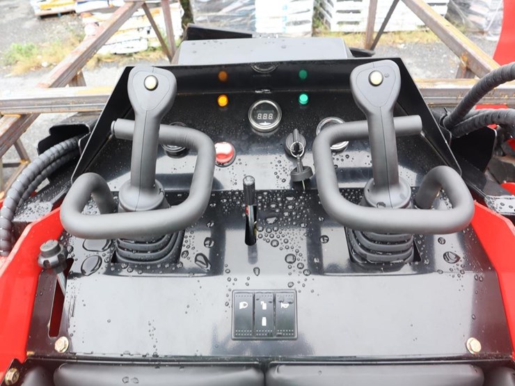 sdlanch-ssl200-skid-steer-loader-image-11