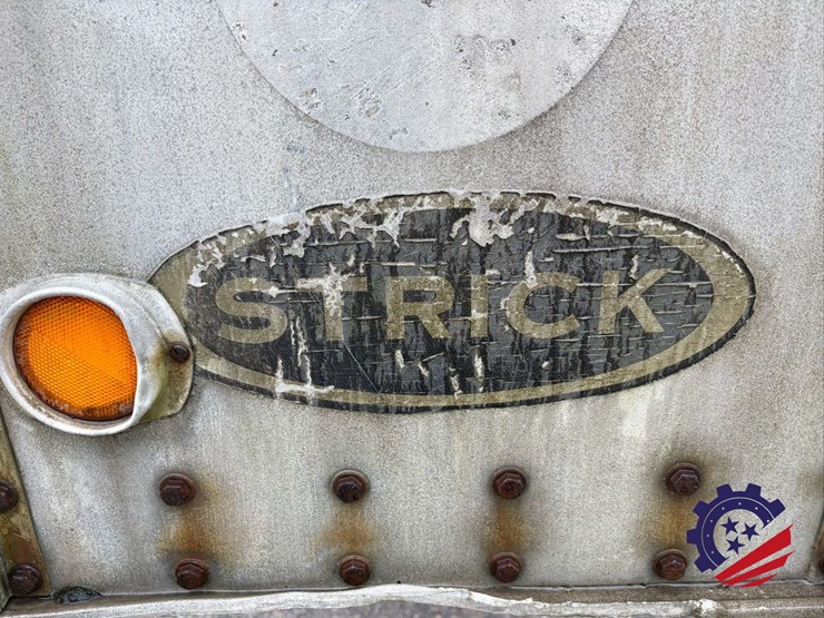 strick-trailer-image-36