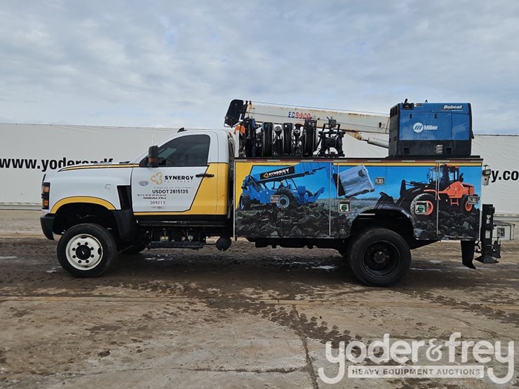 2020-chevrolet-silverado-5500hd-image-3