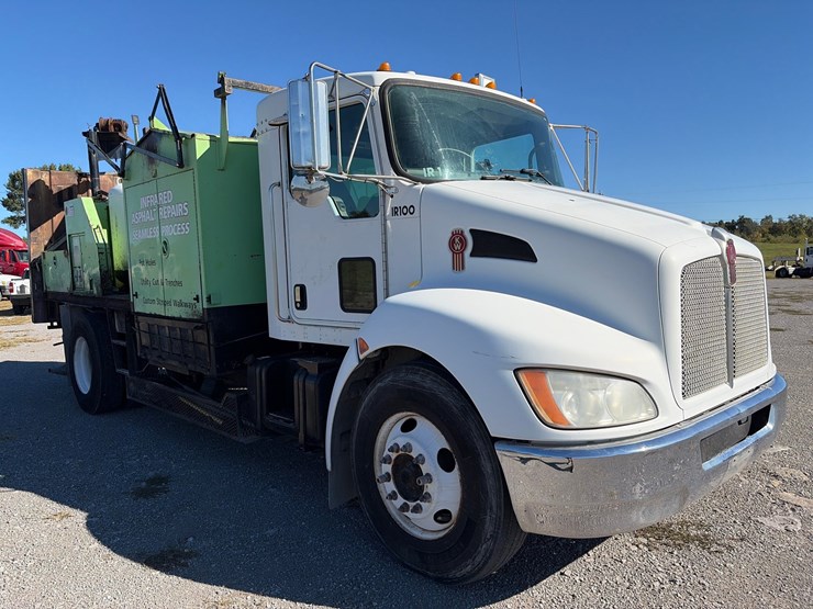2008-kenworth-t300-image-18