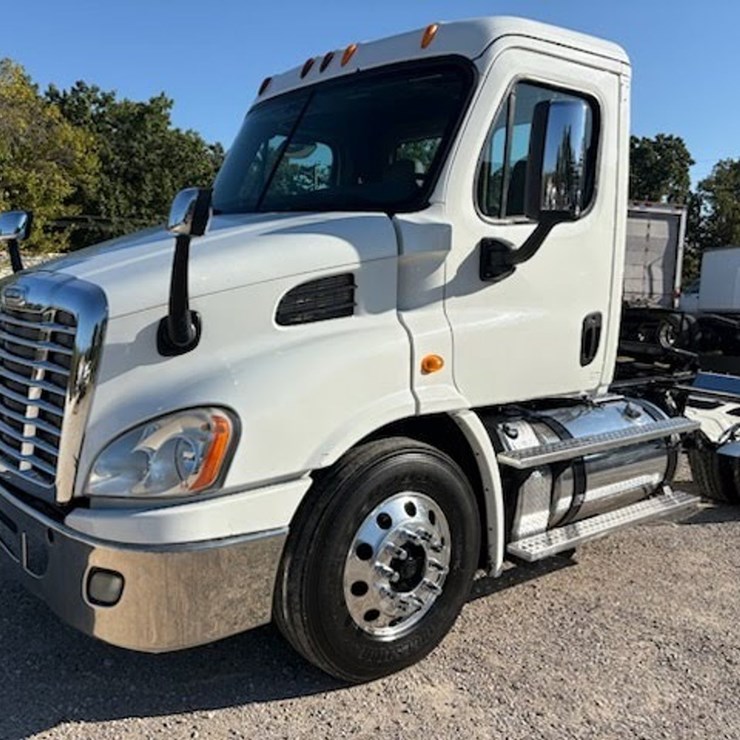 2014 FREIGHTLINER CASCADIA 113