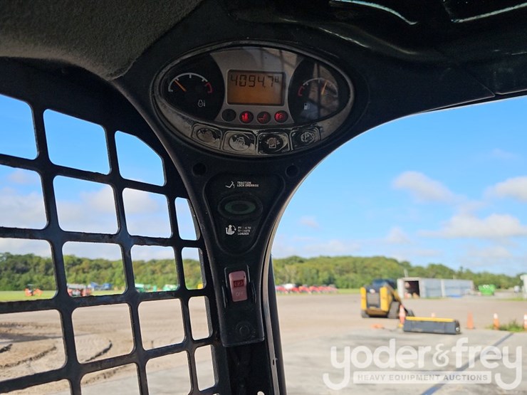 2019-bobcat-t595-image-30