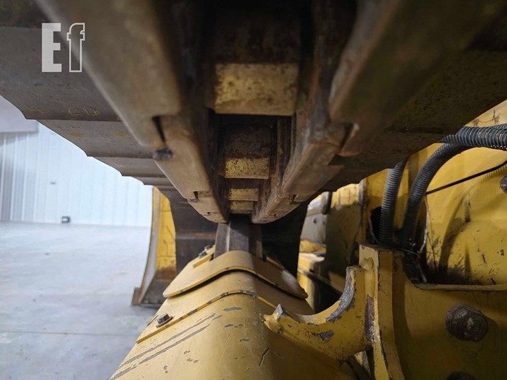 2021-caterpillar-d2-image-27