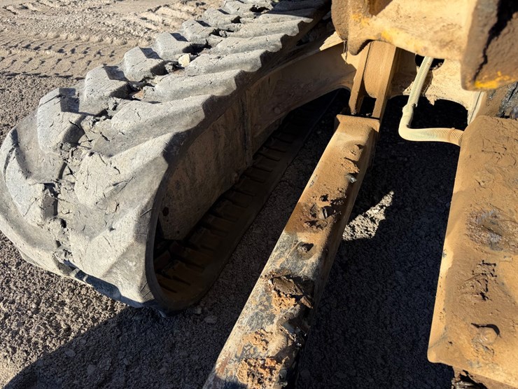 2020-caterpillar-306-image-17