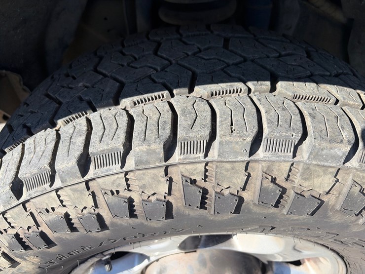#98-•-2013-ford-xlt-f-250-pickup-truck-image-2