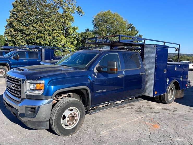 2017-gmc-3500-image-1