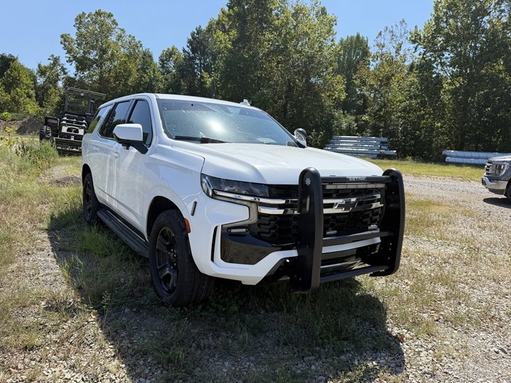 2021-chevrolet-tahoe-image-2