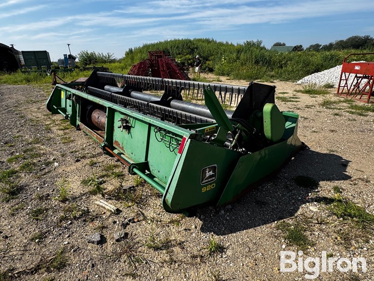 1990-john-deere-920-image-5